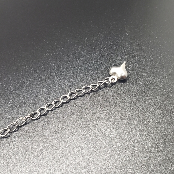 NWOT Silver Tone Dolphin Benzel Adjustable Bracelet - Picture 4 of 7